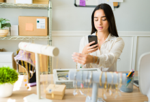 Cristiane Ruon dos Santos apresenta a evolução da moda e as tendências que marcaram diferentes épocas.